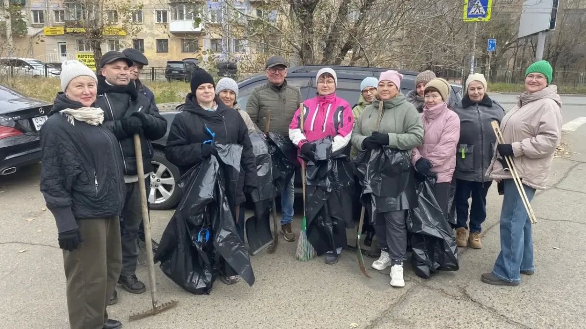 Администрация Центрального района города Читы присоединилась к общегородскому субботнику
