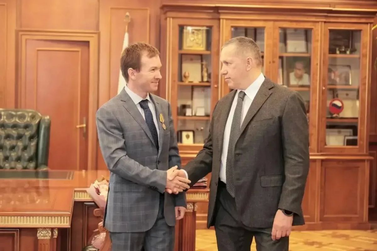 Юрий Трутнев вручил награду основателю забайкальского производства БПЛА