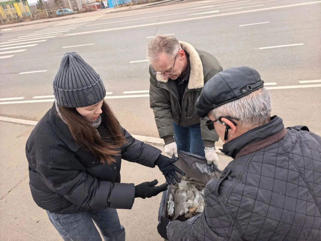 Минстрой Забайкалья традиционно присоединился к общегородскому субботнику Минстрой Забайкалья традиционно присоединился к общегородскому субботнику