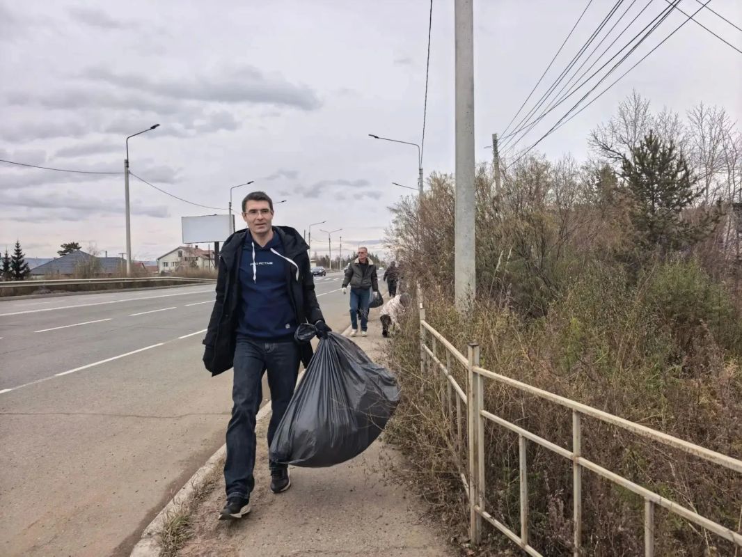Минстрой Забайкалья традиционно присоединился к общегородскому субботнику Минстрой Забайкалья традиционно присоединился к общегородскому субботнику