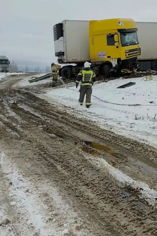 Большегруз съехал с федеральной автотрассы в Забайкальском крае