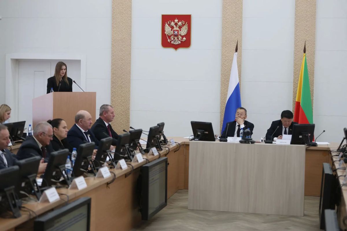 Парламент Забайкалья единогласно принял закон об ограничении времени продажи алкоголя во всех объектах общепита до 23.00