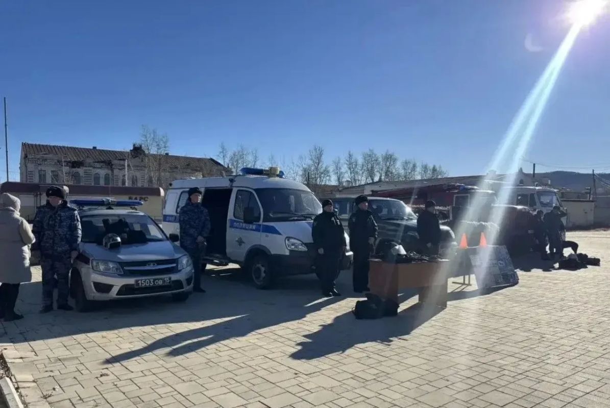 Стражи порядка познакомили будущих защитников Отечества с работой полиции