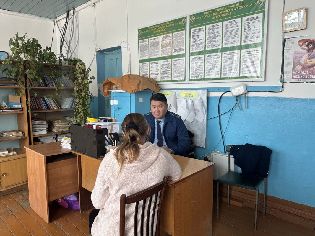 Прокуратура Кыринского района провела личный прием жителей отдаленного села Михайлово-Павловск