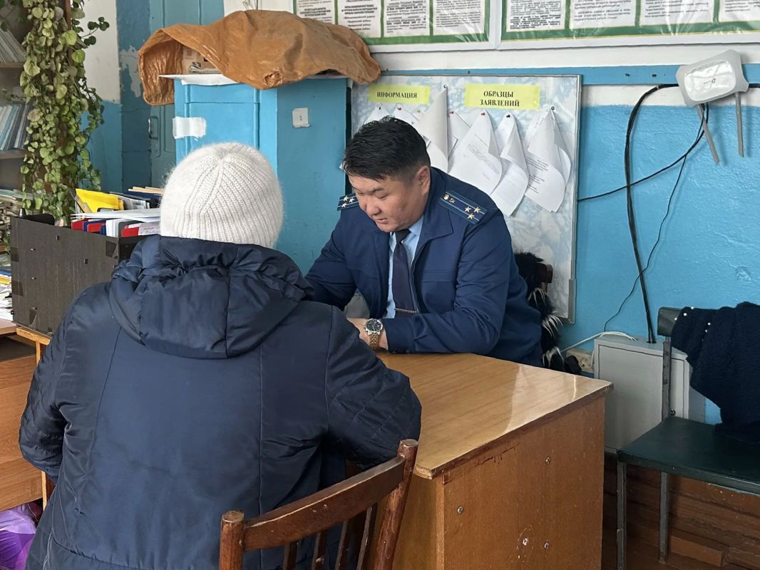 Прокуратура Кыринского района провела личный прием жителей отдаленного села Михайлово-Павловск Прокуратура Кыринского района провела личный прием жителей отдаленного села Михайлово-Павловск