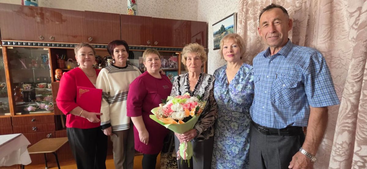 В Приаргунском округе поздравили с юбилеем долгожительницу и «хранительницу» библиотечного дела В Приаргунском округе поздравили с юбилеем долгожительницу и «хранительницу» библиотечного дела