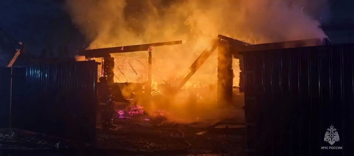 Причину пожара на 240 «квадратах» в жилой застройке выясняют в Забайкалье