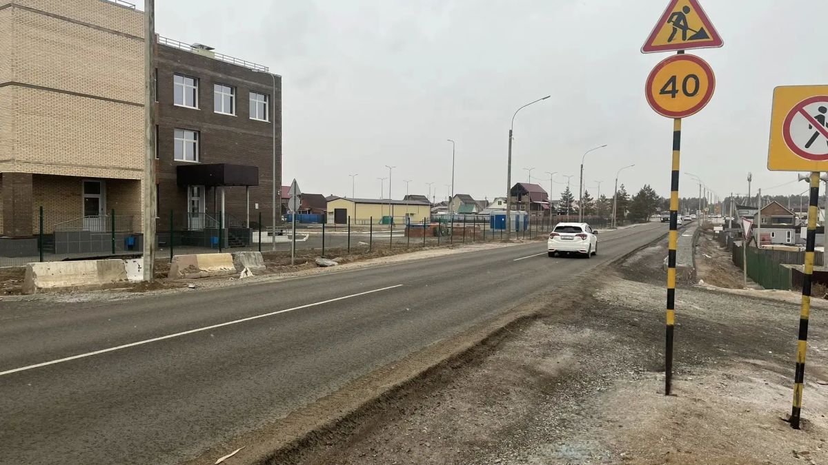 Ещё немного — и по новому асфальту: на дороге Смоленка — Карповка осталось уложить 10% покрытия Ещё немного — и по новому асфальту: на дороге Смоленка — Карповка осталось уложить 10% покрытия