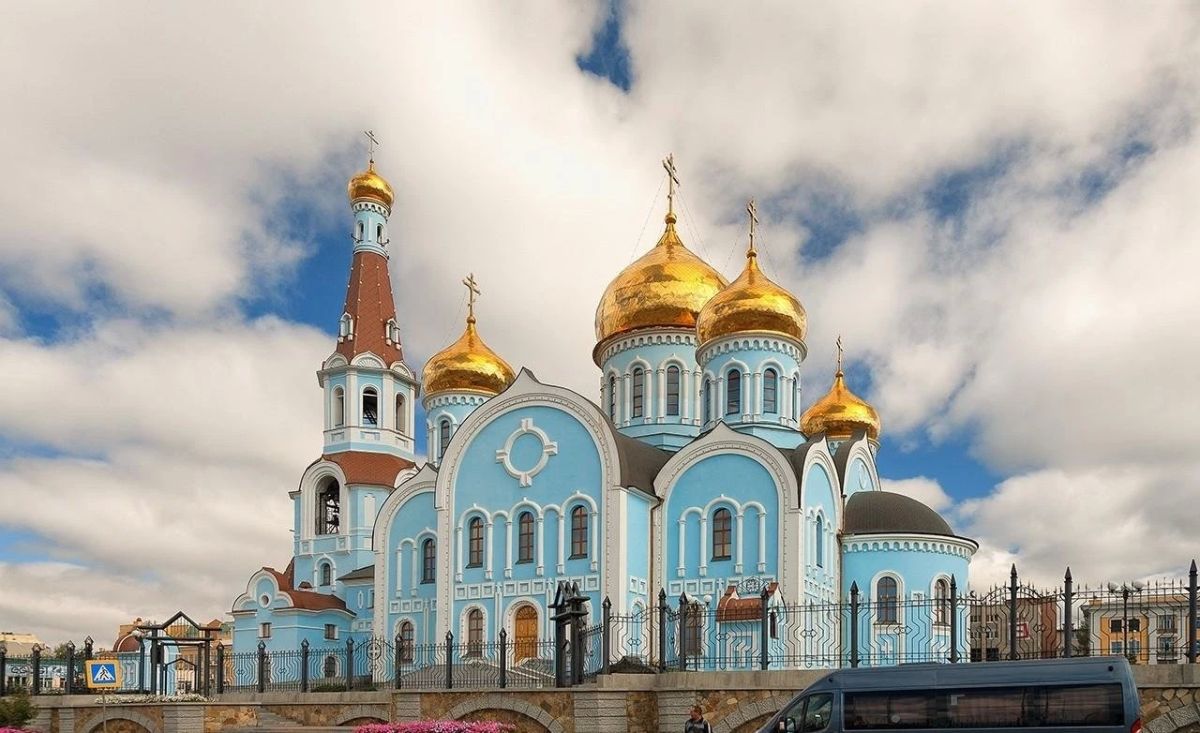 В целях приведения некоторых положений определяющих границы прилегающих к организациям и объектам территорий, на которых не допускается розничная продажа алкогольной продукции, в соответствие с действующим законодательством...