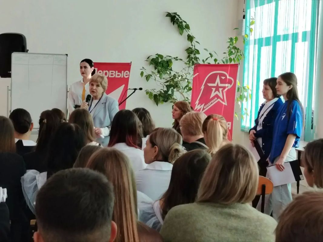 Возможности для молодёжи Забайкалья обсудили на форуме «Моя земля — Моя семья» Возможности для молодёжи Забайкалья обсудили на форуме «Моя земля — Моя семья»