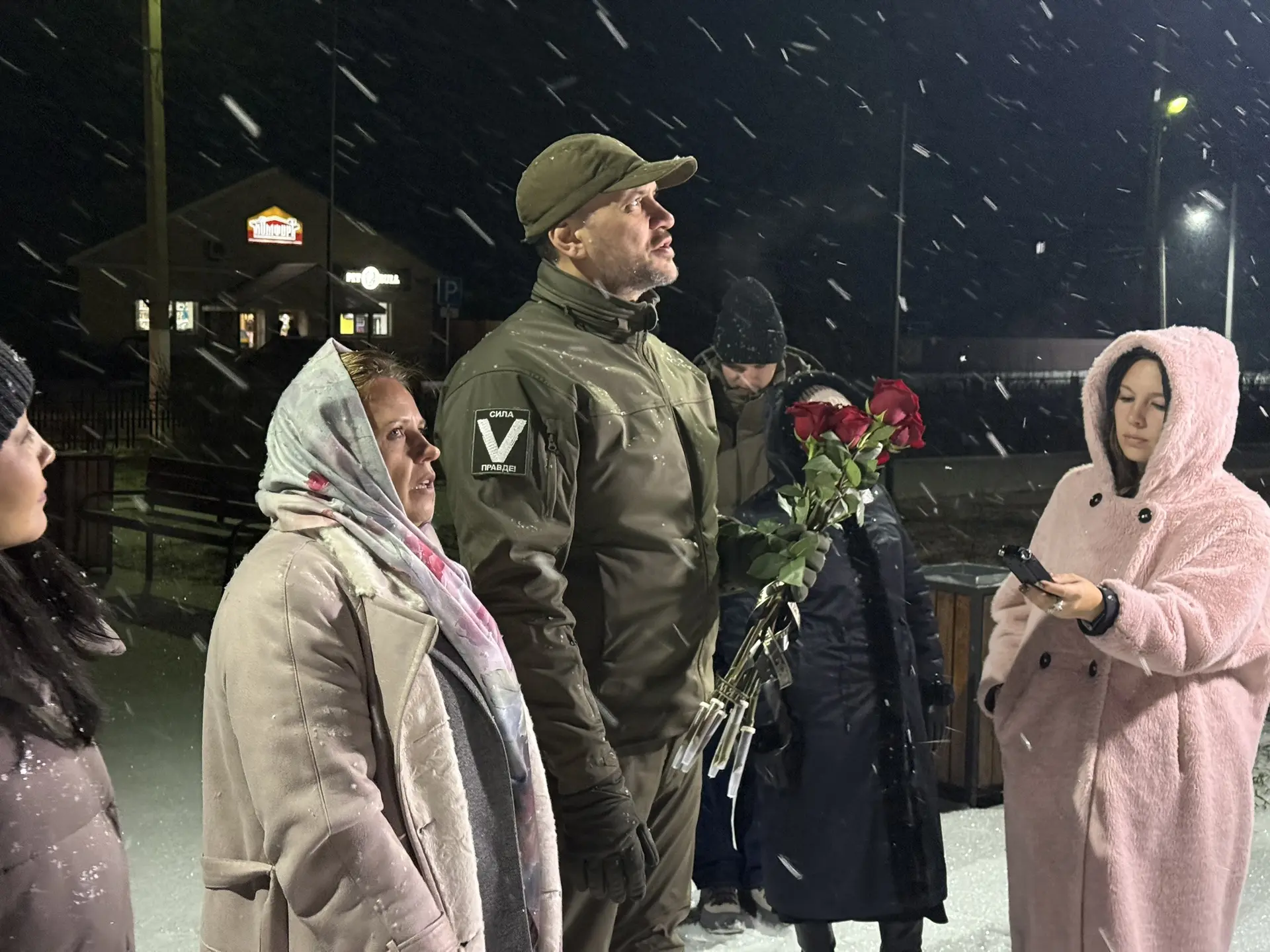 Александр Осипов возложил цветы к памятнику участникам СВО в Нижнем Цасучее
