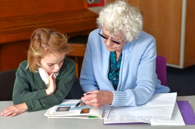 Досрочная пенсия для работников с детьми: новое предложение депутата